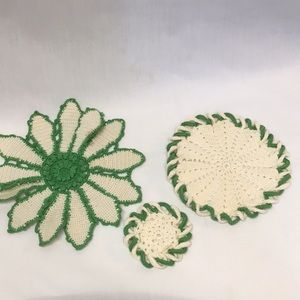 Vintage doilies Green trimmed cream or ecru off white Handmade set crochet